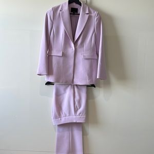 EUC. 🎀 BANANA REPUBLIC brand women’s pink suit 4P